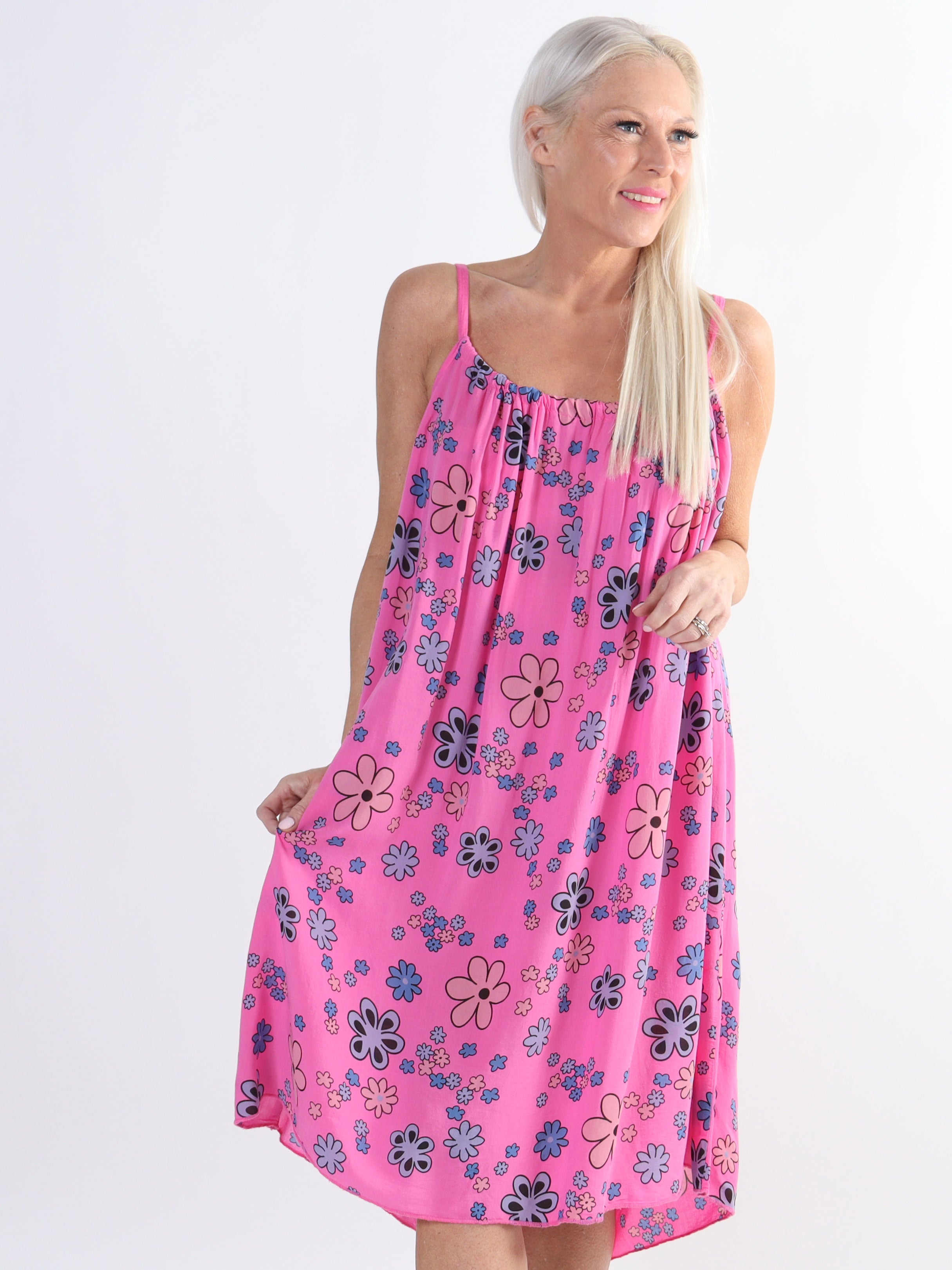 Sunshines Flower - Let plus size kjole i viskose med blomsterprint